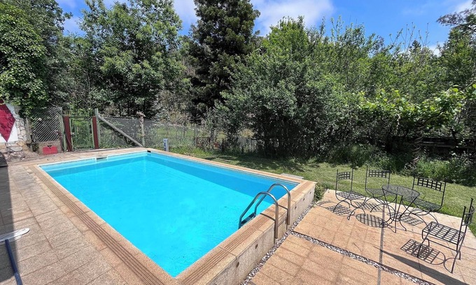Santa Maria da Feira Casa | Casa de vacaciones 'Quinta Das Cavadas' con vistas a la montaña, piscina privada y Wi-Fi