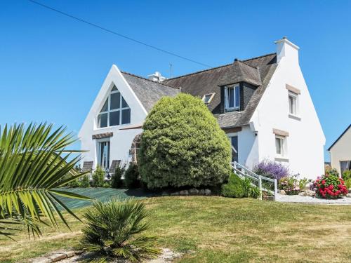 Locquirec Casa | Holiday Home Reve de Mer by Interhome