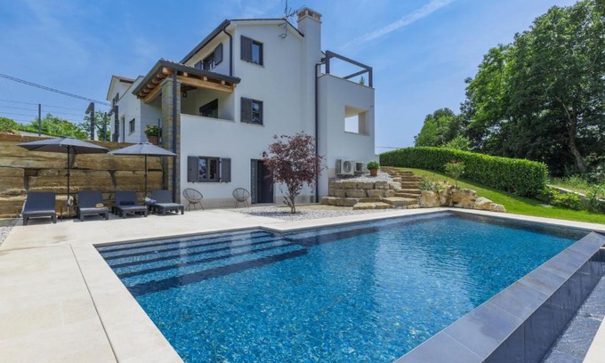 Karojba Casa | Holiday Home Rokvilla by Interhome
