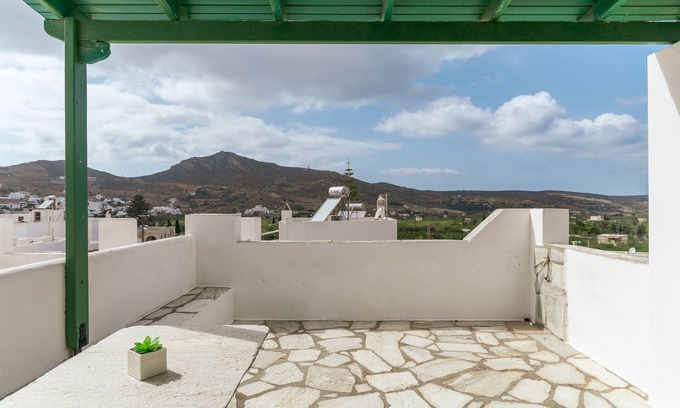 Engarai Casa | Holiday Home 'Smaragdi Traditional House Eggares' with Sea View, Wi-Fi and Air Conditioning