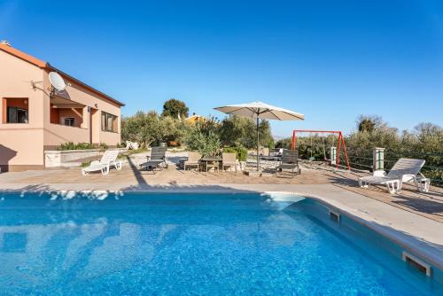 Rudine Casa | Holiday home Sofia with private pool and stunning view of the sea