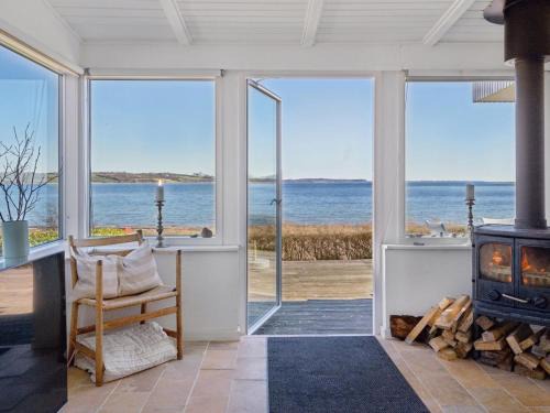 Broager Casa | Holiday Home Solbritt - 30m from the sea by Interhome