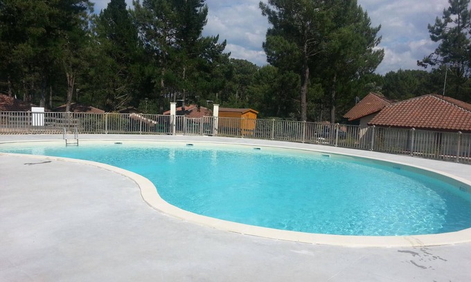 Moliets-et-Maa Casa | Casa de Vacaciones 'Stéphane Le Gac' con Piscina Compartida, Terraza Privada y Wi-Fi