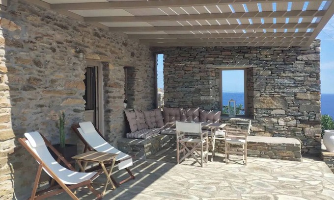 Agios Ioannis Casa | Casa de vacaciones 'Stelios Cave House' con vistas al mar, terraza privada y Wi-Fi