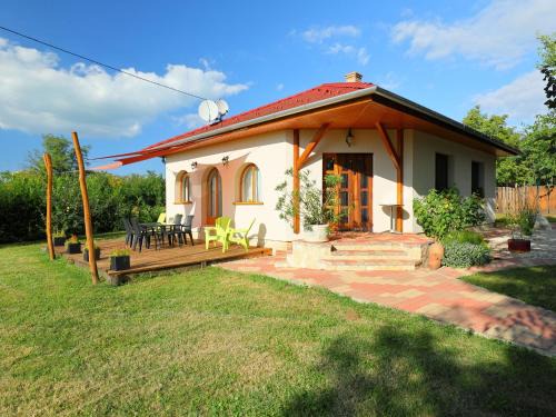 Balatonszemes Casa | Holiday Home Sundance by Interhome