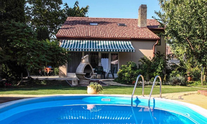 Balatonszarszo Casa | Casa vacacional exigente con psicina y spa