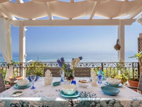 Porto Palo Casa | Holiday Home Terrazza del Sud by Interhome