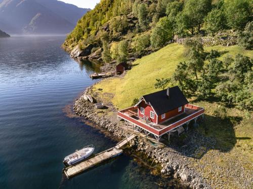 Vik Casa | Holiday Home Tor by Interhome