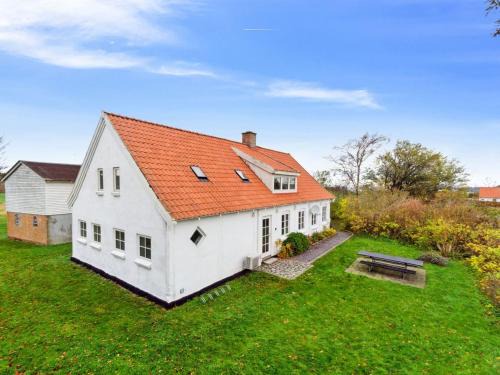 Gudhjem Casa | Holiday Home Torbjörn - 2-5km from the sea by Interhome