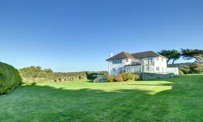Constantine Bay Casa | Holiday Home Trey