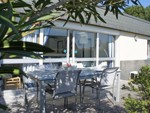Crozon Casa | Holiday Home TY Greg by Interhome