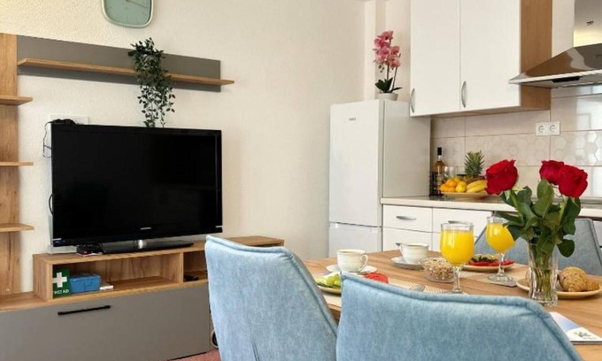 Banja Luka Casa | Holiday Home Vera - One Bedroom Apartment with Terrace and Garden