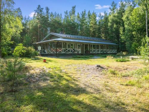 Isnas Casa | Holiday Home Villa blombacka by Interhome