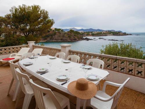 Llanca Casa | Holiday Home Villa Cassiopee by Interhome