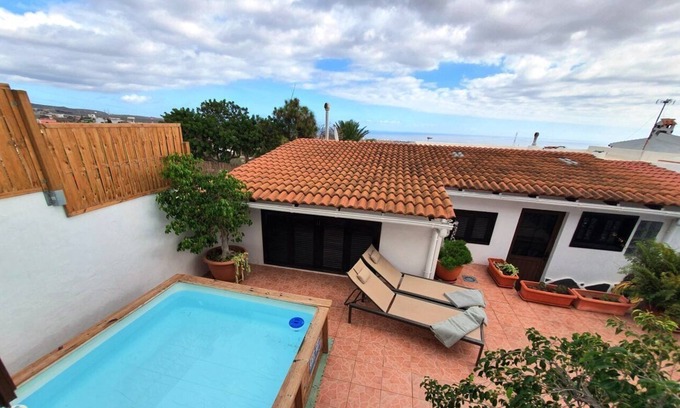 Telde Casa | Casa de vacaciones 'Villa Floti Con Vistas Al Mar' con vistas al mar, Wi-Fi y aire acondicionado