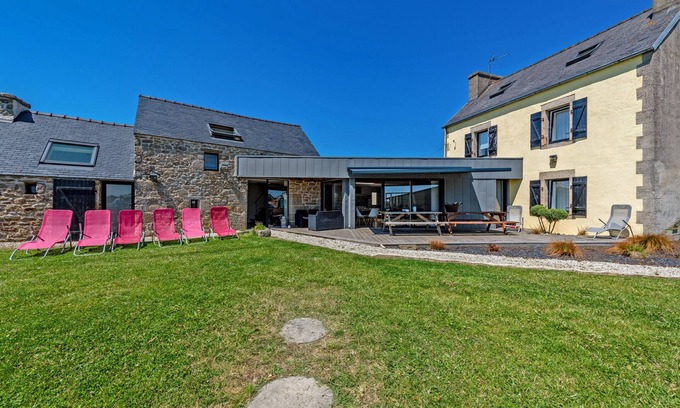 Kerlouet Casa | Casa de vacaciones 'Villa Léonie - Piscine Intérieure' con terraza, jardín y Wi-Fi