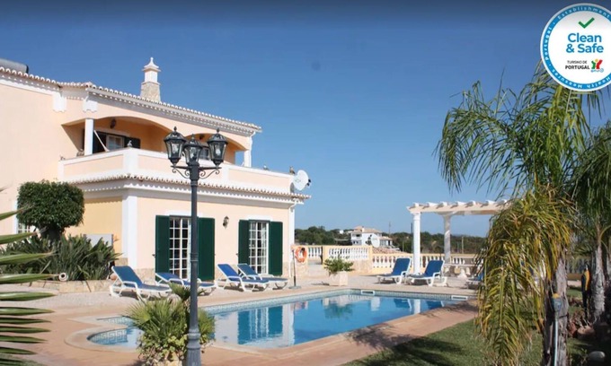 Mosqueira Casa | Casa de vacaciones Villa Monte Velho con vistas al mar, piscina, jardín y Wi-Fi