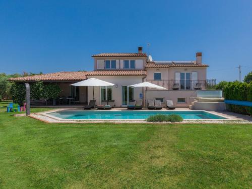 Liznjan Casa | Holiday Home Villa Vela by Interhome