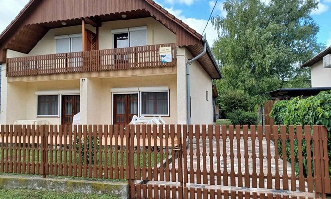 Balatonkeresztur Casa | Casa vacacional con equipamiento moderno