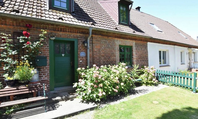 Zierow Casa | Holiday home with fireplace, terrace, and garden