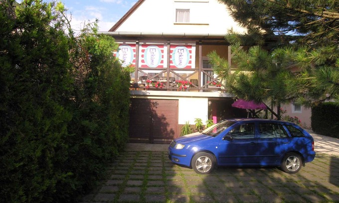 Balatonlelle Casa | Casa vacacional con un gran jardín, WiFi y lavadora