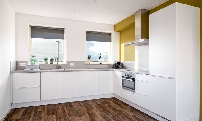 Akkrum Casa | Holiday home with jetty near Sneekermeer