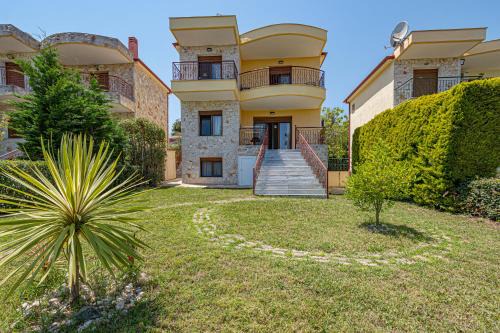 Polichrono Casa | Holiday home with panoramic view of the forest