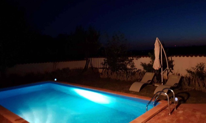 Muntic Casa | Casa vacacional con piscina y gimnasio