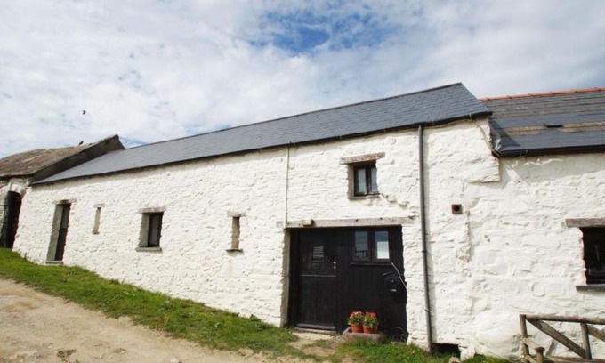 St Brides Casa | Holiday Home Y Storfa