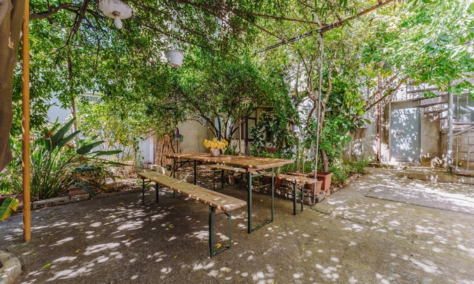 Sestu Casa | Holiday Home 'Zen' with Private Garden and Wi-Fi