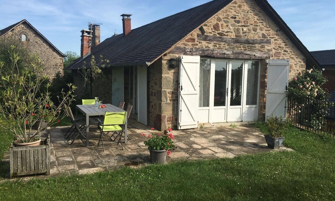 Beynat Casa | Holiday house Beynat for 1 - 6 persons with 3 bedrooms - Holiday house