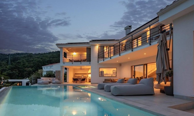 Bregi Casa | Holiday house Bregi for 1 - 6 persons with 3 bedrooms - Holiday home