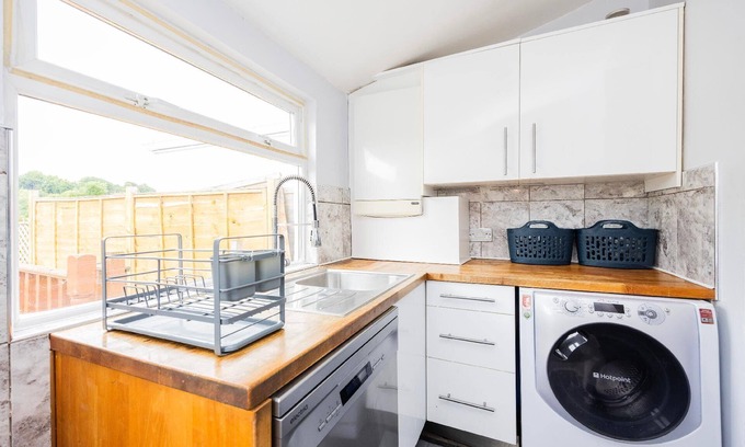 Caterham Casa | Holiday house Caterham for 2 - 8 persons with 4 bedrooms - Holiday home