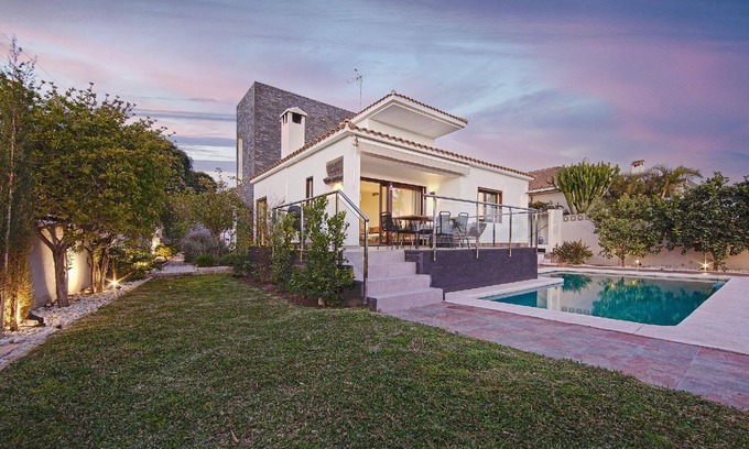Urbanizacion Costabella Casa | Holiday house Elveria for 1 - 6 persons with 3 bedrooms - Holiday home