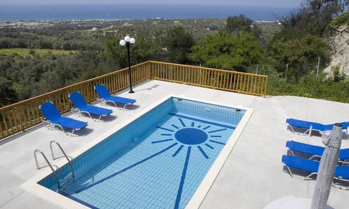 Adele Villa | Casa de vacaciones para 8 personas, con piscina