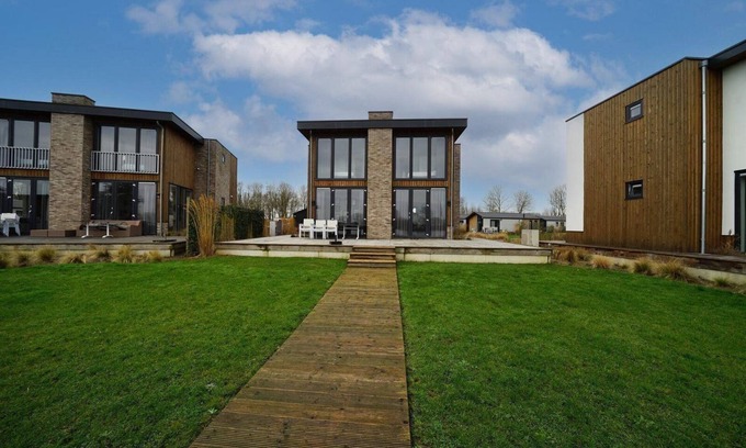 Kerkdriel Casa | Holiday house Kerkdriel for 1 - 10 persons with 5 bedrooms - Holiday home
