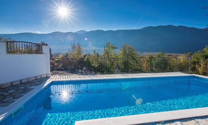 Rascane Casa | Holiday house Stipe - with pool : - Rascane, Riviera Makarska, Croatia