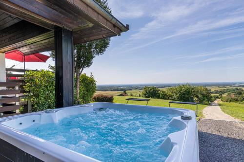 Tisina Apartamento | Holiday house VilAna with Jacuzzi - Happy Rentals