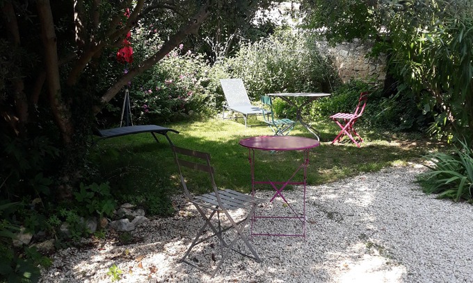 Rustrel Apartamento | Casa de vacaciones con jardín cerca del ocre