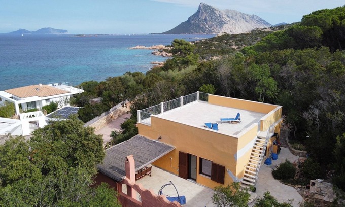 Monte Petrosu Casa | Holiday House with kayaks, Cala Girgolu, San Teodoro,100m to beach