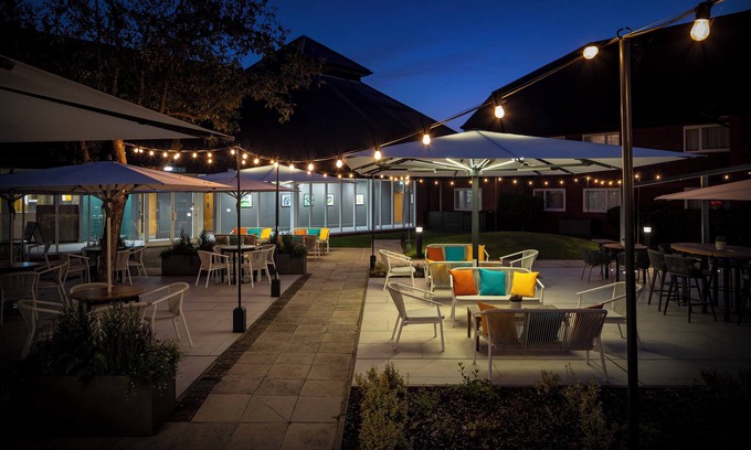 Aylesbury Hotel | Holiday Inn Aylesbury by IHG