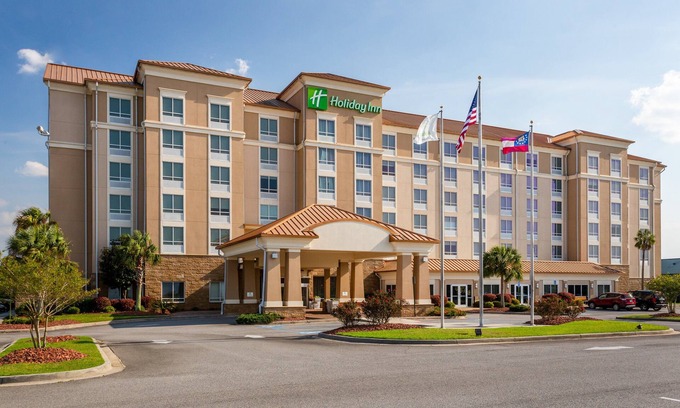 Valdosta Hotel | Holiday Inn Conference Center - Valdosta by IHG