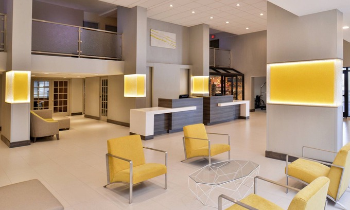 Richardson Hotel | Holiday Inn Dallas-Richardson by IHG