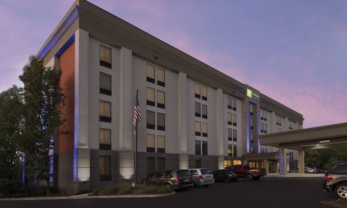 Lawrence Hotel | Holiday Inn Express Andover North - Lawrence, an IHG Hotel