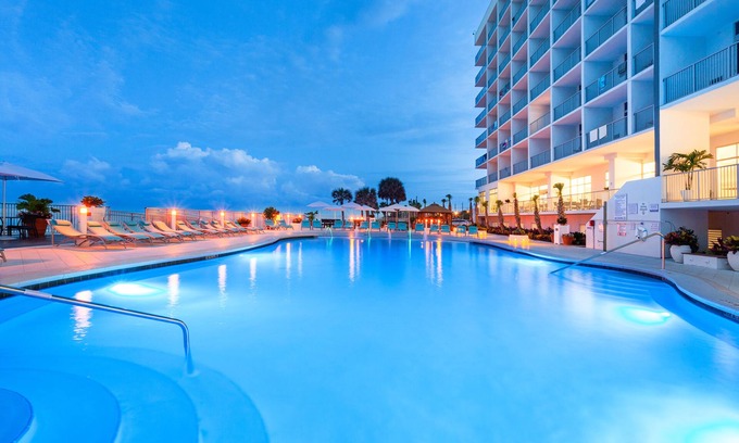 Panama City Beach Hotel | Holiday Inn Express & Suites Panama City Beach - Beachfront by IHG