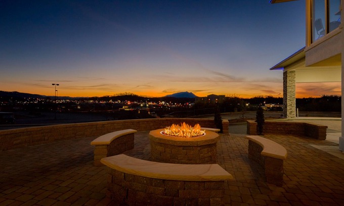 Sevierville Hotel | Holiday Inn Express and Suites Pigeon Forge Sevierville by IHG