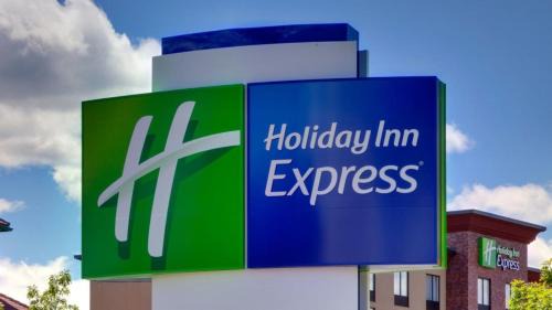 Woodfin Hotel | Holiday Inn Express Asheville Woodfin by IHG