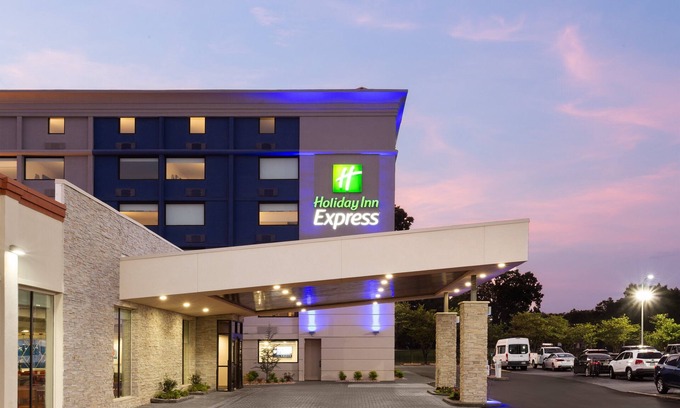 College Park Hotel | Holiday Inn Express Atlanta Airport - North by IHG