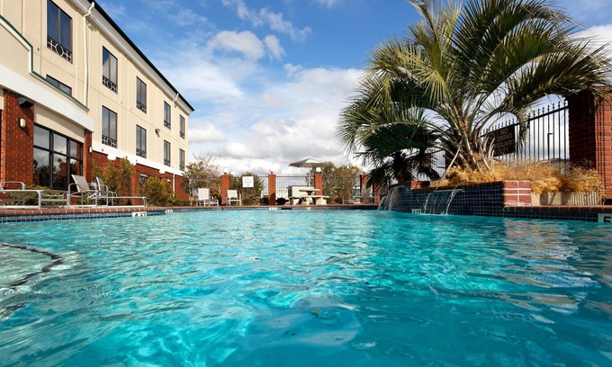 Crockett Hotel | Holiday Inn Express Crockett by IHG