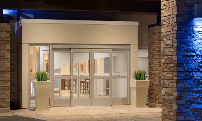 Terry Sanford Hotel | Holiday Inn Express Fayetteville Fort Bragg by IHG